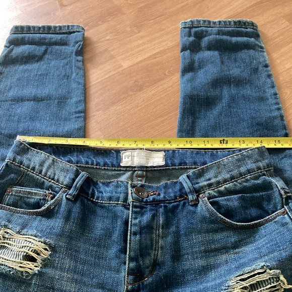 FREE people size 24 distressed skinny jeans button fly - Picture 6 of 9